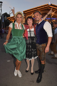 Almauftrieb beim Oktoberfest 2023 in München