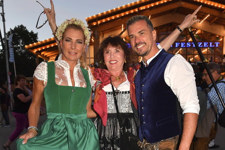 Almauftrieb beim Oktoberfest 2023 in München