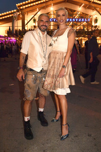 Almauftrieb beim Oktoberfest 2023 in München
