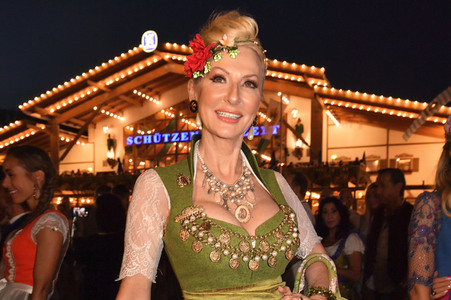 Almauftrieb beim Oktoberfest 2023 in München