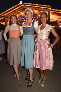 Almauftrieb beim Oktoberfest 2023 in München
