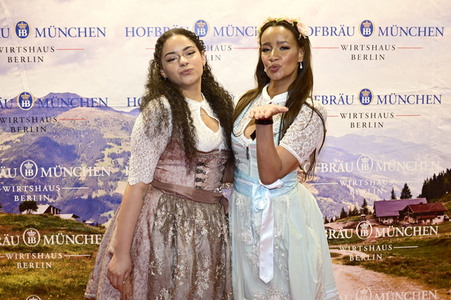 Wiesn Anstich 2023 im Hofbräu Berlin