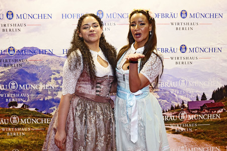 Wiesn Anstich 2023 im Hofbräu Berlin