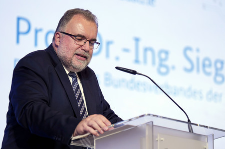 Konferenz 'Mikroelektronik: Schlüssel zur Transformation' in Berlin