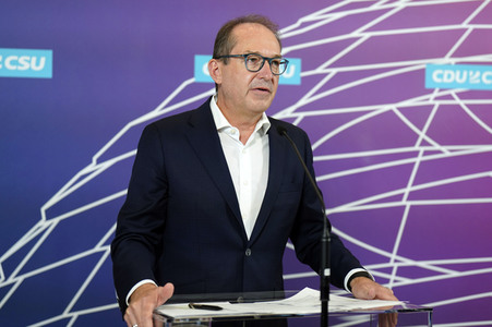 Pressestatement der CDU/CSU-Bundestagsfraktion in Berlin