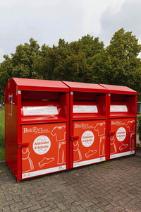 Symbolfoto Kleidercontainer