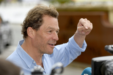 Ankunft von Dominic West auf dem San Sebastian International Film Festival 2023