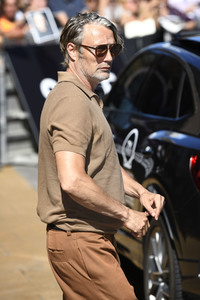 Ankunft von Mads Mikkelsen auf dem San Sebastian International Film Festival 2023