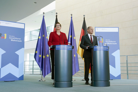 Pressestatements vor der Sitzung 'Bündnis-Tag zum bezahlbaren Wohnraum' in Berlin