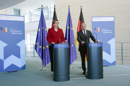 Pressestatements vor der Sitzung 'Bündnis-Tag zum bezahlbaren Wohnraum' in Berlin