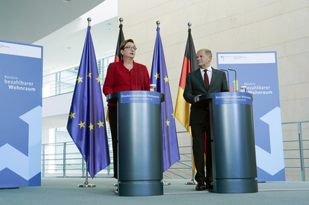 Pressestatements vor der Sitzung 'Bündnis-Tag zum bezahlbaren Wohnraum' in Berlin