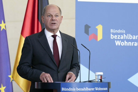 Pressestatements vor der Sitzung 'Bündnis-Tag zum bezahlbaren Wohnraum' in Berlin