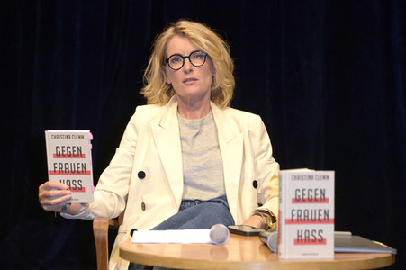 Buchpremiere 'Gegen Frauenhass' in Berlin
