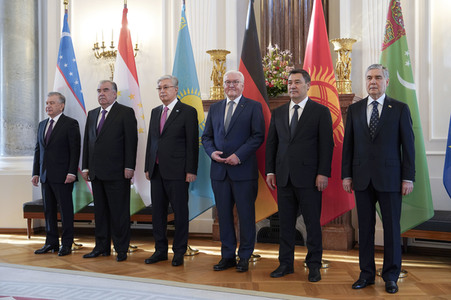 Empfang der Präsidenten von Kasachstan, Kirgisistan, Tadschikistan, Turkmenistan und Usbekistan in Berlin