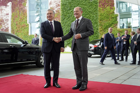 Empfang der Präsidenten von Kasachstan, Kirgisistan, Tadschikistan, Turkmenistan und Usbekistan im Kanzleramt in Berlin