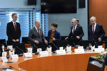 Empfang der Präsidenten von Kasachstan, Kirgisistan, Tadschikistan, Turkmenistan und Usbekistan im Kanzleramt in Berlin