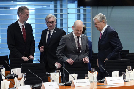 Empfang der Präsidenten von Kasachstan, Kirgisistan, Tadschikistan, Turkmenistan und Usbekistan im Kanzleramt in Berlin