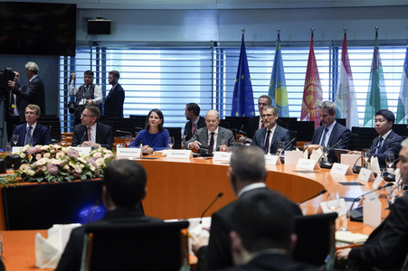 Empfang der Präsidenten von Kasachstan, Kirgisistan, Tadschikistan, Turkmenistan und Usbekistan im Kanzleramt in Berlin