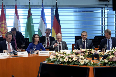 Empfang der Präsidenten von Kasachstan, Kirgisistan, Tadschikistan, Turkmenistan und Usbekistan im Kanzleramt in Berlin