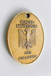 Symbolfoto Zoll-Dienstmarke