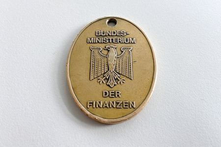 Symbolfoto Zoll-Dienstmarke