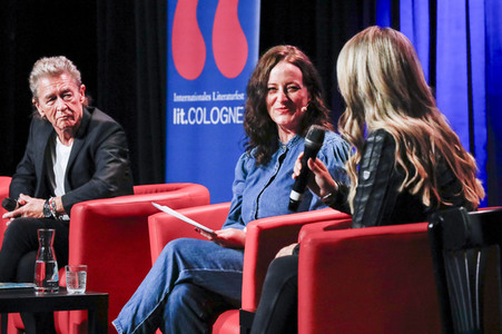 Hendrikje Balsmeyer und Peter Maffay auf der lit.Cologne Spezial 2023 in Köln