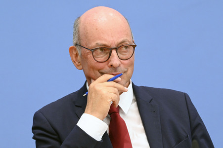 Bundespressekonferenz Neuordnung von BZgA und RKI in Berlin
