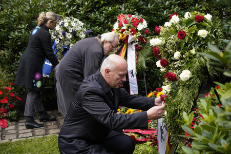 Kranzniederlegung in Gedenken an Willy Brandt in Berlin