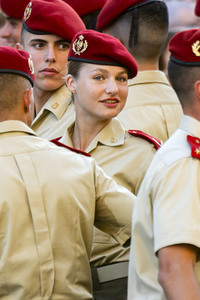 Leonor von Spanien bei Kranzniederlegung in Saragossa