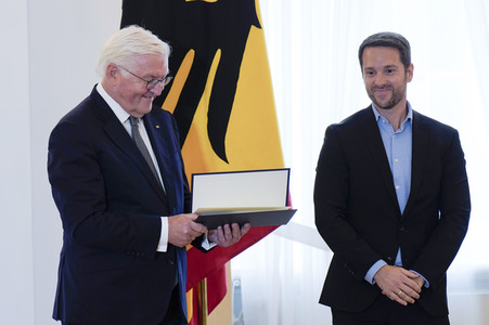 Verleihung des Verdienstordens der Bundesrepublik Deutschland in Berlin