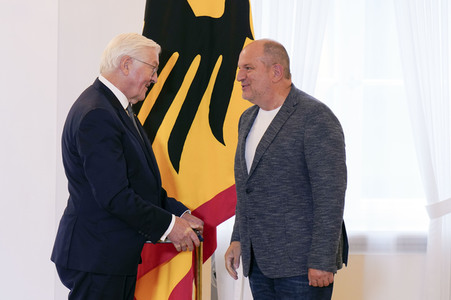Verleihung des Verdienstordens der Bundesrepublik Deutschland in Berlin