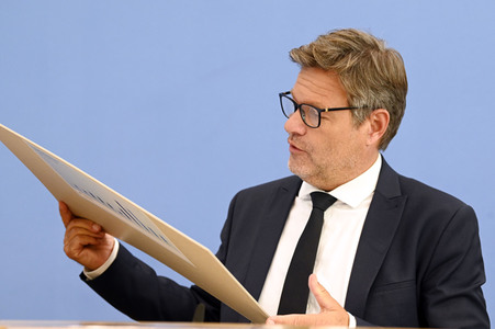 Bundespressekonferenz Vorstellung der Herbstprojektion der Bundesregierung in Berlin