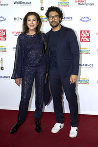 Goldene Bild der Frau 2023 in Hamburg