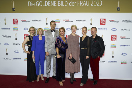 Goldene Bild der Frau 2023 in Hamburg