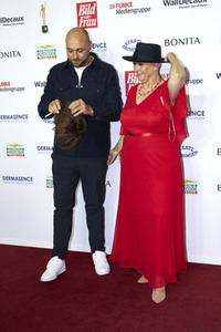 Goldene Bild der Frau 2023 in Hamburg