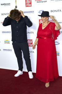 Goldene Bild der Frau 2023 in Hamburg