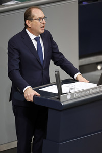 128. Sitzung des Deutschen Bundestages in Berlin