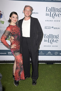 Weltpremiere der 'Falling In Love' Grand Show 2023 in Berlin