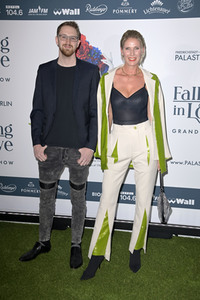 Weltpremiere der 'Falling In Love' Grand Show 2023 in Berlin