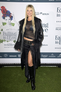 Weltpremiere der 'Falling In Love' Grand Show 2023 in Berlin