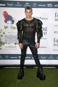 Weltpremiere der 'Falling In Love' Grand Show 2023 in Berlin