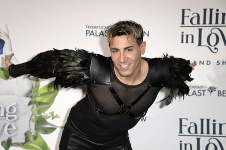 Weltpremiere der 'Falling In Love' Grand Show 2023 in Berlin