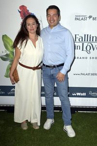 Weltpremiere der 'Falling In Love' Grand Show 2023 in Berlin