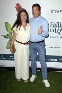 Weltpremiere der 'Falling In Love' Grand Show 2023 in Berlin