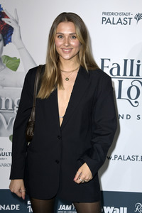 Weltpremiere der 'Falling In Love' Grand Show 2023 in Berlin