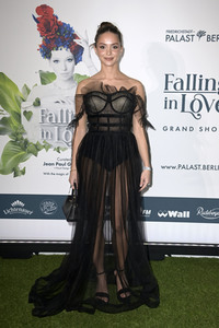 Weltpremiere der 'Falling In Love' Grand Show 2023 in Berlin