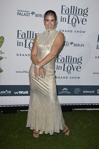 Weltpremiere der 'Falling In Love' Grand Show 2023 in Berlin