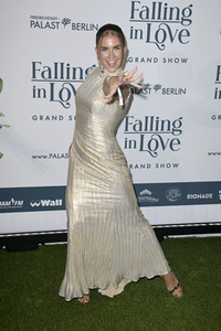 Weltpremiere der 'Falling In Love' Grand Show 2023 in Berlin