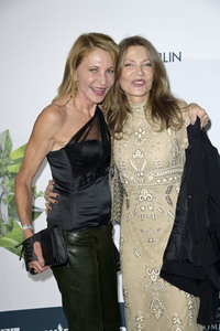 Weltpremiere der 'Falling In Love' Grand Show 2023 in Berlin