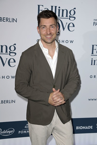 Weltpremiere der 'Falling In Love' Grand Show 2023 in Berlin
